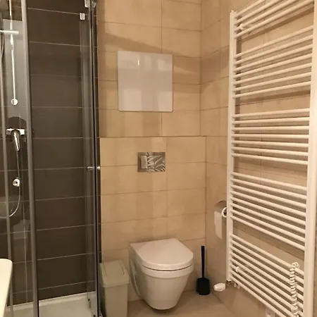 Glory Apartment *